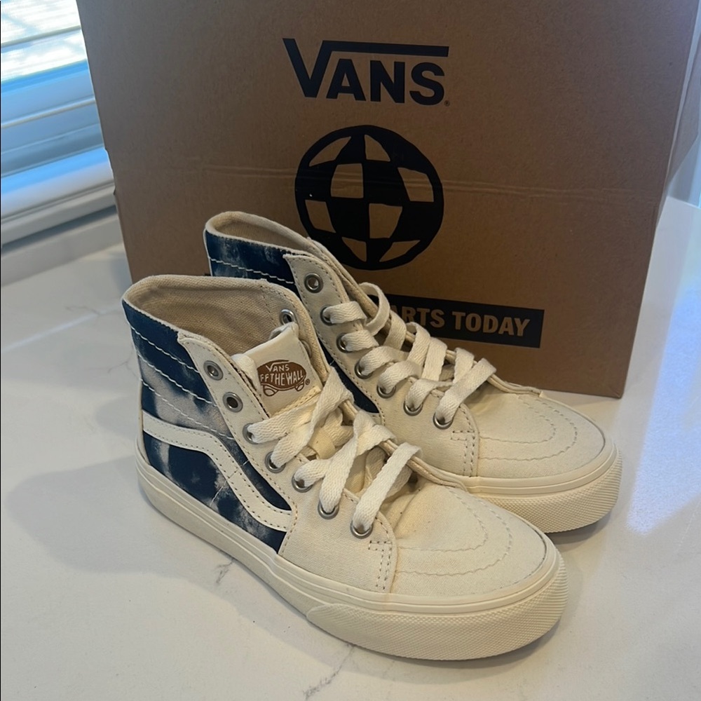 Vans High-Top Sk8-Hi Sneakers